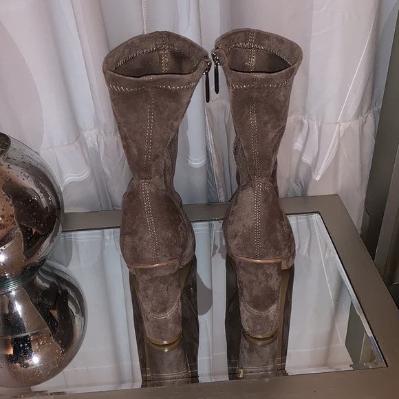 Taupe suede sock like booties - Picture 3 of 5